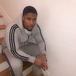 Meet your Posher, Leandre